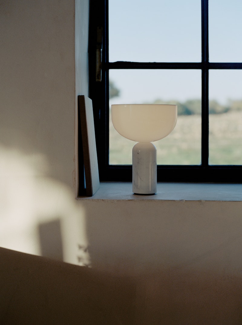 Kizu Portable Table White