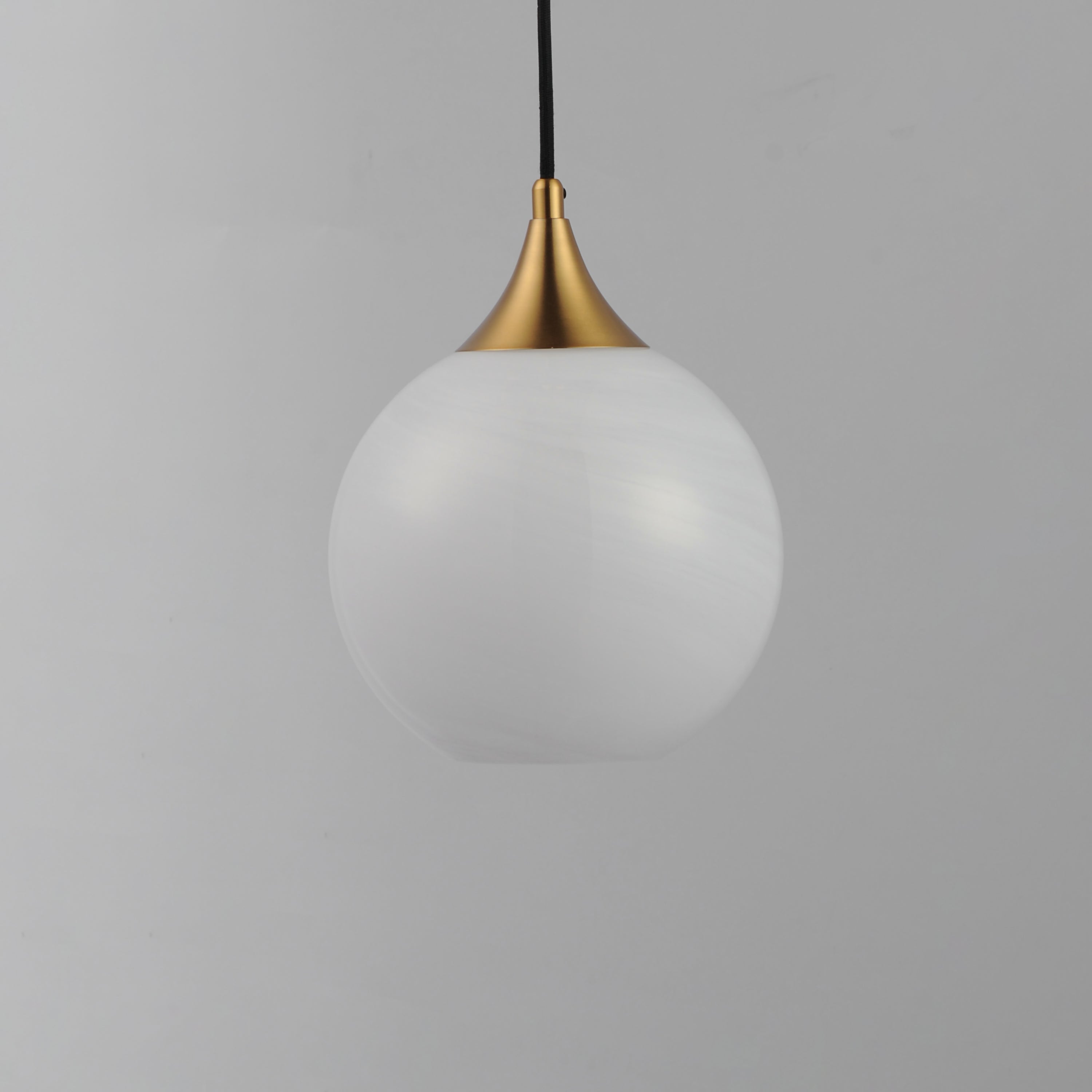 Neve Single Pendant Brass