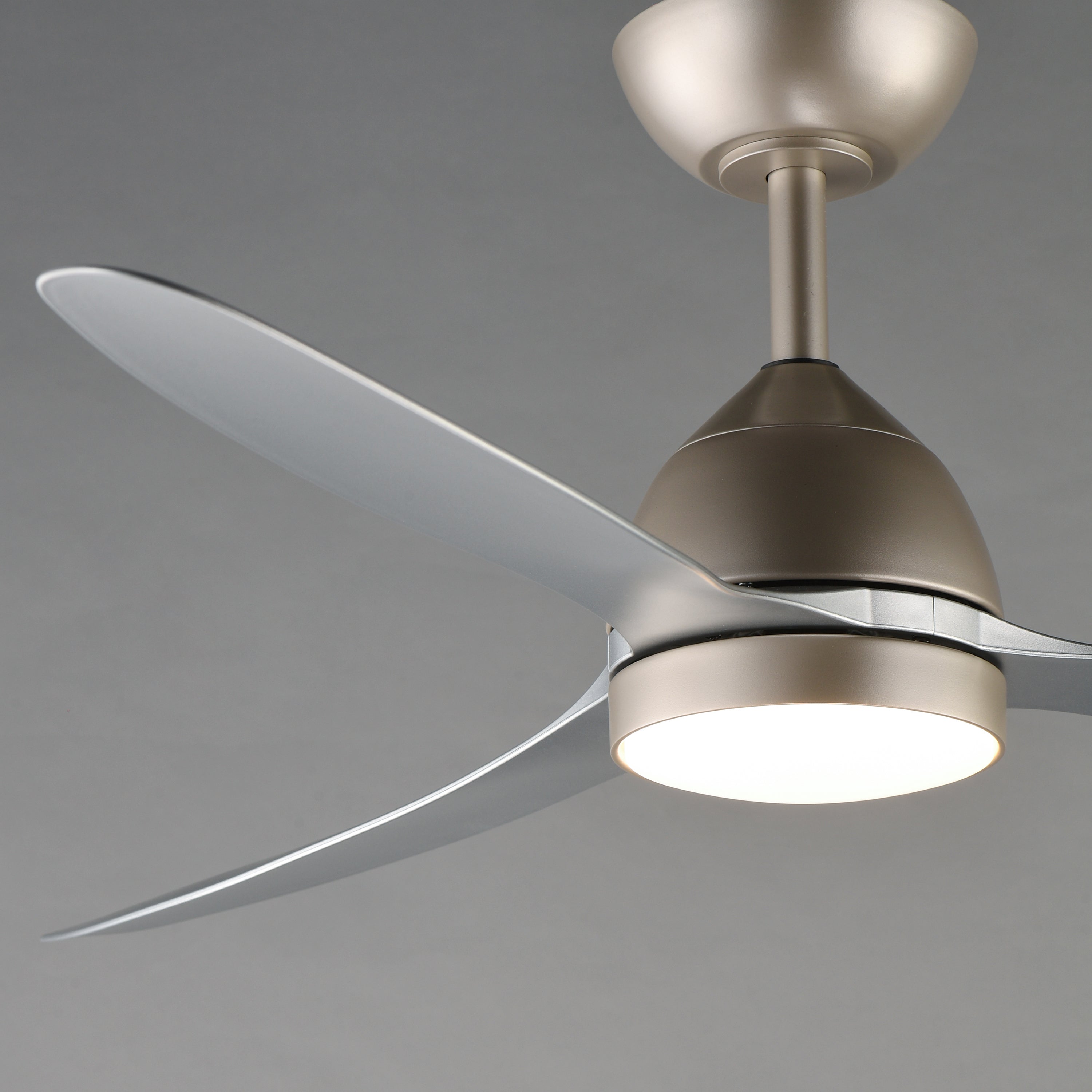 Sparrow Outdoor Fan Nickel