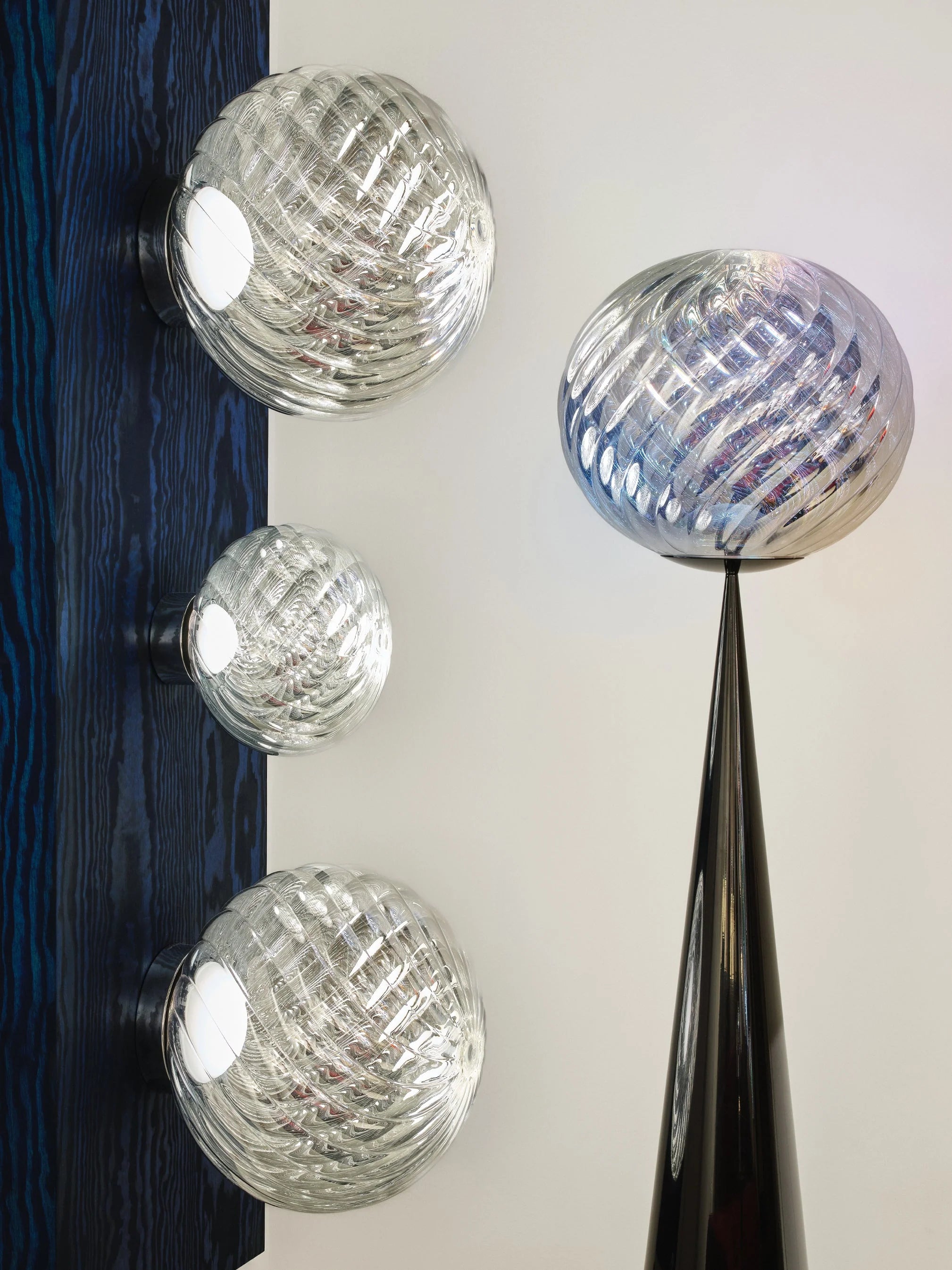 Whirl Surface Light Silver