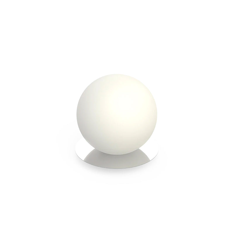 Bola Sphere Table 8