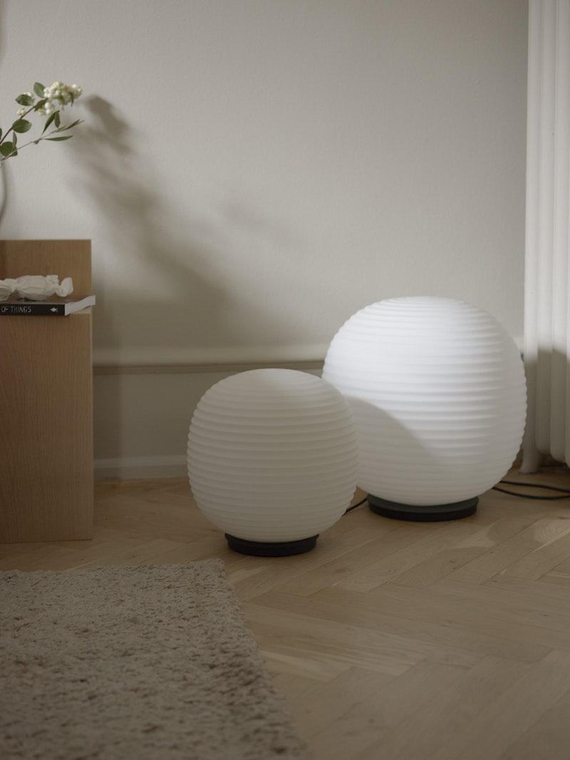 Lantern Globe Table White Medium