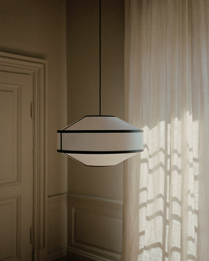 Kite Pendant 55 Black