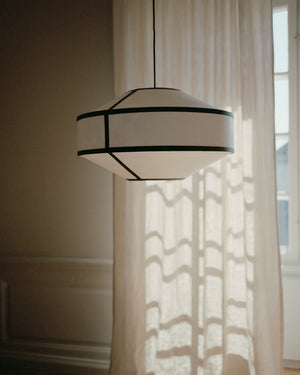 Kite Pendant 55 Black