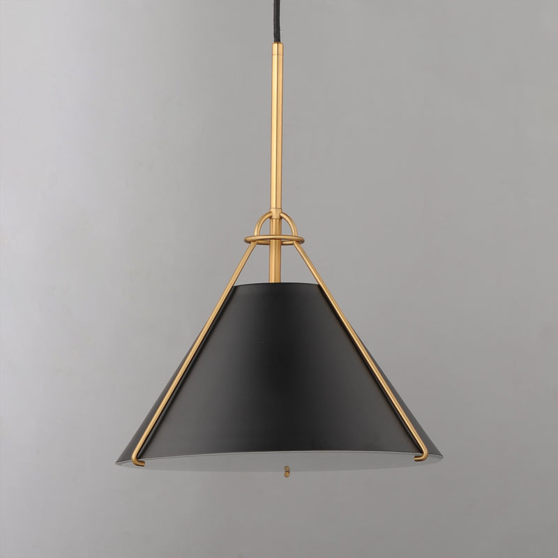 Lucas Single Pendant Black/Brass