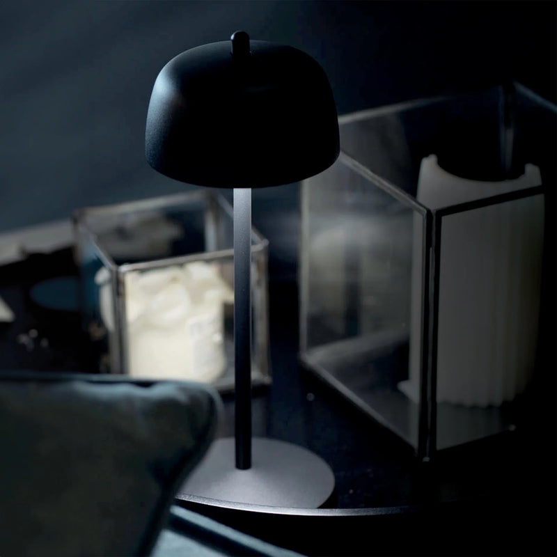 Theta Pro Table Black