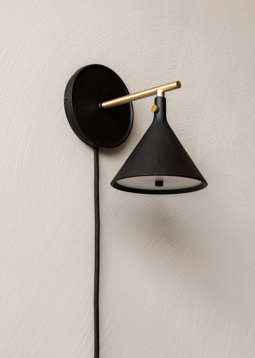 Cast Sconce Lamp