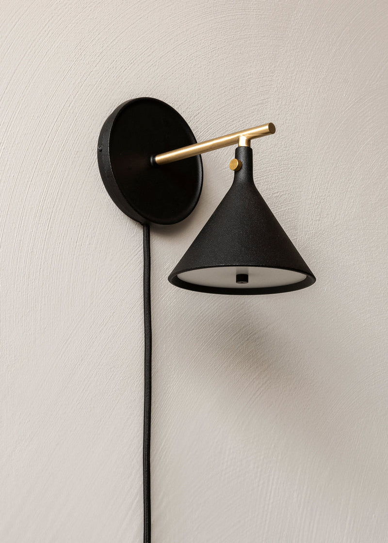 Cast Sconce Lamp