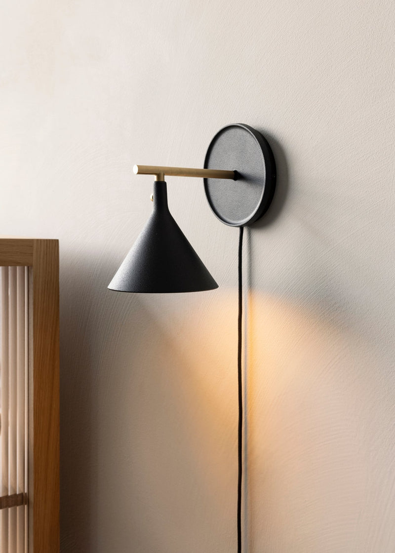 Cast Sconce Lamp