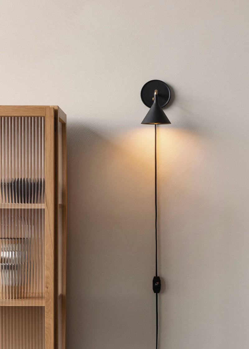 Cast Sconce Lamp