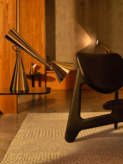 Pose Task Light Gold