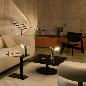 Pose Task Light Silver