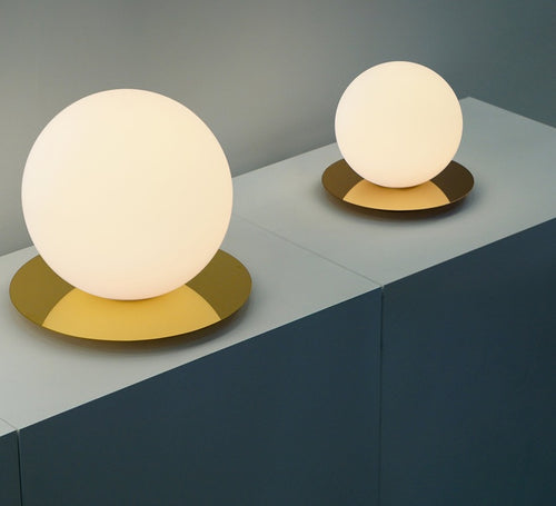 Bola Sphere Table 8
